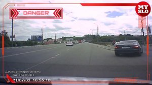 «Накажи автохама»: гонщик на Audi едва «не оторвался» от своего ангела- хранителя