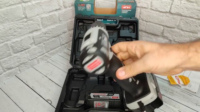 Бесщеточный шуруповерт Интерскол ДА-10/18В смотреть онлайн