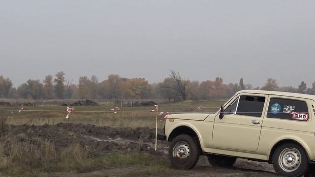 Нива, в конце гонки оторвался рулевой наконечник смотреть онлайн