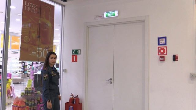 ДЕЙСТВИЯ ПРИ ПОЖАРЕ В ТОРГОВОМ ЦЕНТРЕ смотреть онлайн