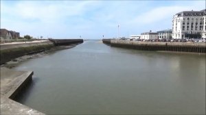 Франция/Нормандия/Прогулка по Довилю/Сколько стоит квартира?Что привезти из Нормандии?