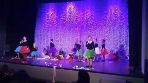 Танец с лентой (фиолетовая пудра)