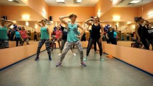 ZUMBA//Mas Macarena Gente de zona feat los del rio