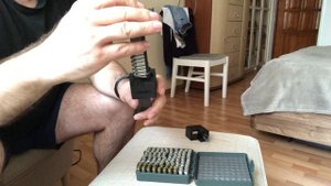 Снаряжение магазина пистолета Ярыгина с помощью ускорителя второй версии