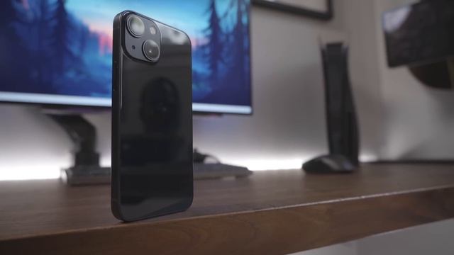 Why I’m Keeping my iPhone 13 Mini & NOT Getting the 15 Pro смотреть онлайн