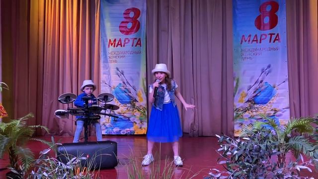 Sunny Кристина и Денис -школьное поздравление 08.03.22 смотреть онлайн