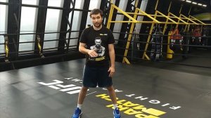 Бокс для начинающих. Фронтальная стойка и нанесение ударов.