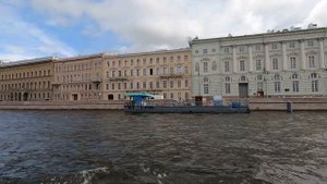 Прогулка на теплоходе по рекам и каналам Санкт-Петербурга. Вид на Питер с корабля.