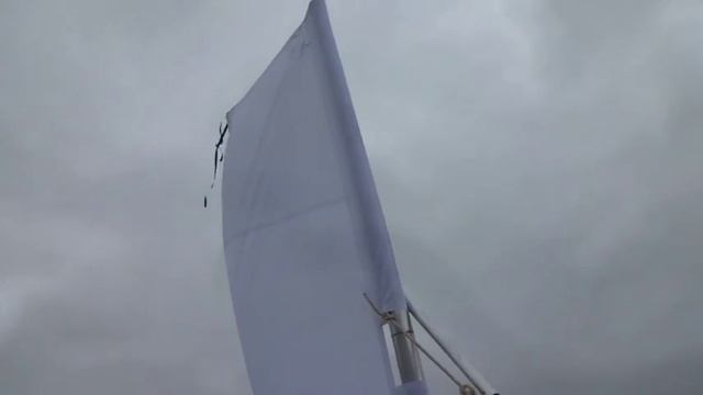 Парус подвесной Катайнена на надувной лодке, или как сделать из резинки парусник. смотреть онлайн