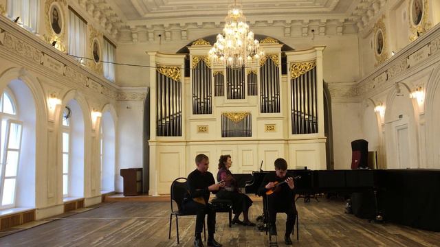 Дуэт Ермолаев Михаил (балалайка) и Олизарович Максим (домра). смотреть онлайн