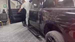 Электро выдвижные пороги на Dodge RAM / TRX