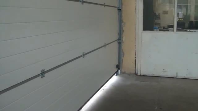 Индустриална секционнаврата SPU F52 завод Сирк Гурково