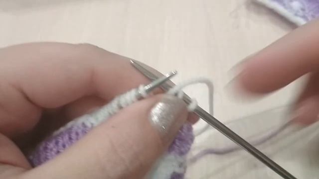 Кайма спицами. Цветочный узор смотреть онлайн