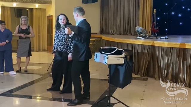 Фокусник иллюзионист на праздник, свадьбу и юбилей в Москве Роман, заказать фокусника на корпоратив