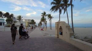 Майами. Прогулка по пляжу Hollywood Beach