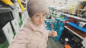 Хроника в городе 1 февраля 2024 года. Один день в строительном супермаркете.