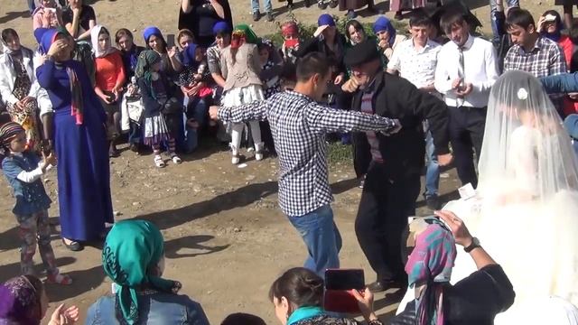 Зажигательная сельская свадьба в Дагестане смотреть онлайн