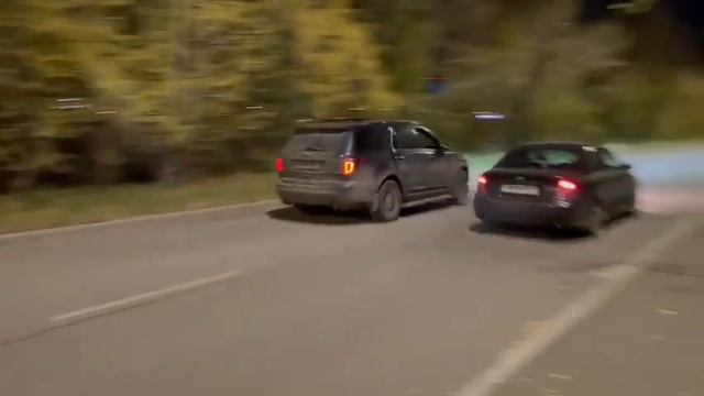 Drag racing Subaru Legacy B4 3.0 6mt vs Ford Explorer Sport смотреть онлайн