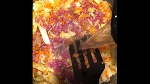 Тушеная капуста с рисом и фаршем. Очень похожа на ленивые голубцы!