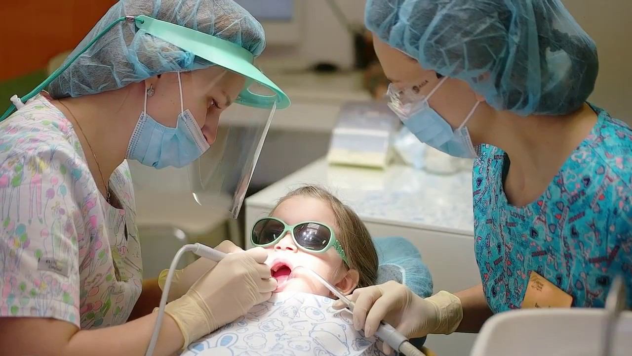 Как проходит прием в стоматологии для детей смотреть онлайн