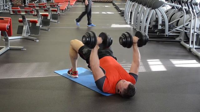 Отрицательный жим гантелей лежа на полу смотреть онлайн