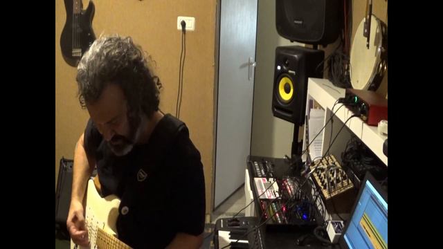 Udi Bonshtein: Chanukah Sage (Korg Volcas and guitar jam) смотреть онлайн