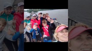 я делаю шаг делаю второй дорога под ногами небо на головой