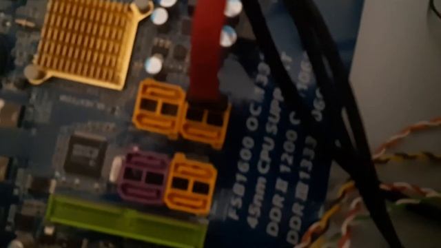 чем различаются Разьёмы SATA и GSATA