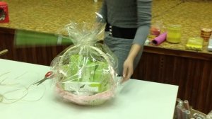 ПРАЗДНИЧНАЯ УПАКОВКА В КОРЗИНЕ