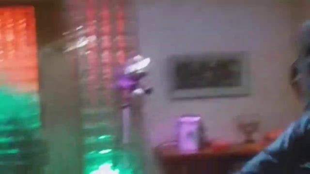 "Это от того,что они едят сырое мясо!" смотреть онлайн