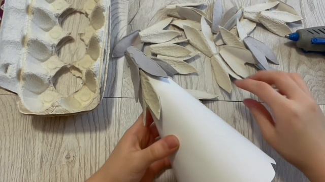 ЁЛОЧКА из Лотков от Яиц / Как сделать елочку своими руками Новогодние поделки из бросового материал смотреть онлайн
