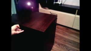 Компактный журнальный столик