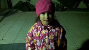 Девочка поёт песню  "Прованс"