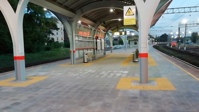 Москва. Прогулка по Москве. Пассажирский поезд. Электричка ЭДМ4М.