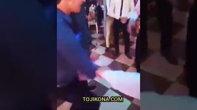 Таджикская девочка танцует среди 15 мальчиков +18 ВИДЕО смотреть онлайн