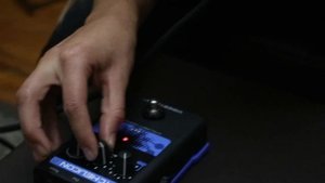 Jenny Beaujean & Voicetone H1 - TC Helicon