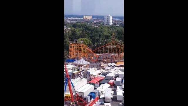 Леонард и Папа катаются на Колесе Обозрения / Вид с Птичьего Полёта / Аттракционы для всей Семьи