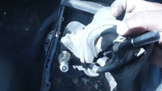 MITSUBISHI COLT ( 4X4 ) - HOW TO REMOVE GEAR LEVER смотреть онлайн