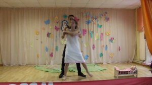 Танец в школе на 8 марта