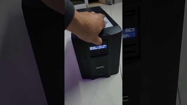 UPS Smart APC SMT1500I, 1500VA, 1000W, 230V смотреть онлайн