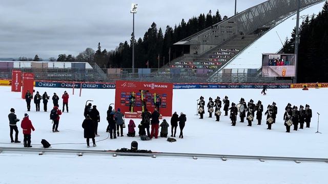 Лыжное двоеборье кубок мира 2024 Холменколлен Норвегия награждение победитель Ярл Магнус Рийбер смотреть онлайн