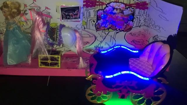 Карета с куклой и подсветкой смотреть онлайн