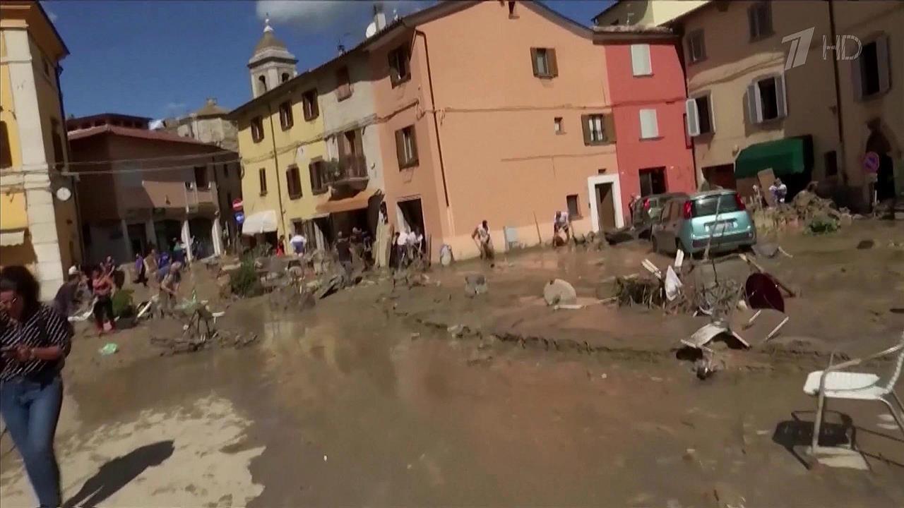На востоке Италии жертвами наводнений стали десять человек