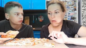 МУКБАНГ ОЧЕНЬ ВКУСНАЯ ПИЦЦА/ЗАКАЗАЛИ ПИЦЦУ в НОВОЙ ДОСТАВКЕ/MUKANG VERY TASTY PIZZA/ORDER PIZZA DEL