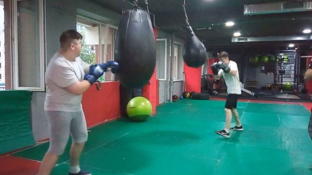 ТРЕНИРОВКИ ПО БОКСУ!!! БОКС ДЛЯ ЮНИОРОВ!! 100  ПРИСЕДАНИЙ!!