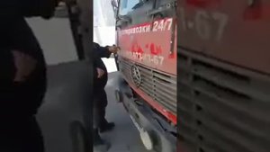 мерседес 814. Сделали оторвавшийся капот