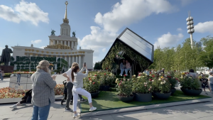 ВДНХ. Выставка регионов России. Циркачи. Москва.