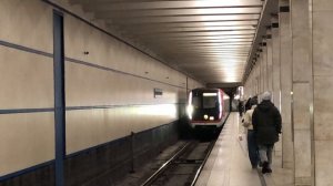 81-765/766/767 Москва На станции Академическая