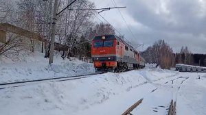 Тепловоз ТЭП70БС-265 с пассажирским поездом 636Н Томск - Белый Яр.