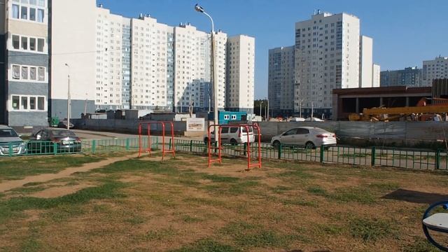 Инорс. 1 сентября. ТЦ, новая школа, сквер, рынок Юрматы. Уфа 2021г. смотреть онлайн